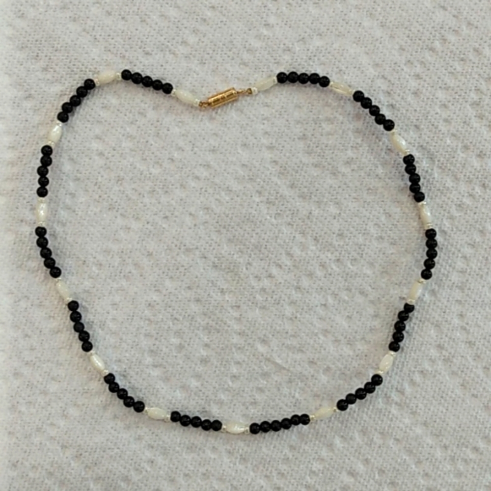 *3/$12* New NWOT  Shell Choker Necklace Summer